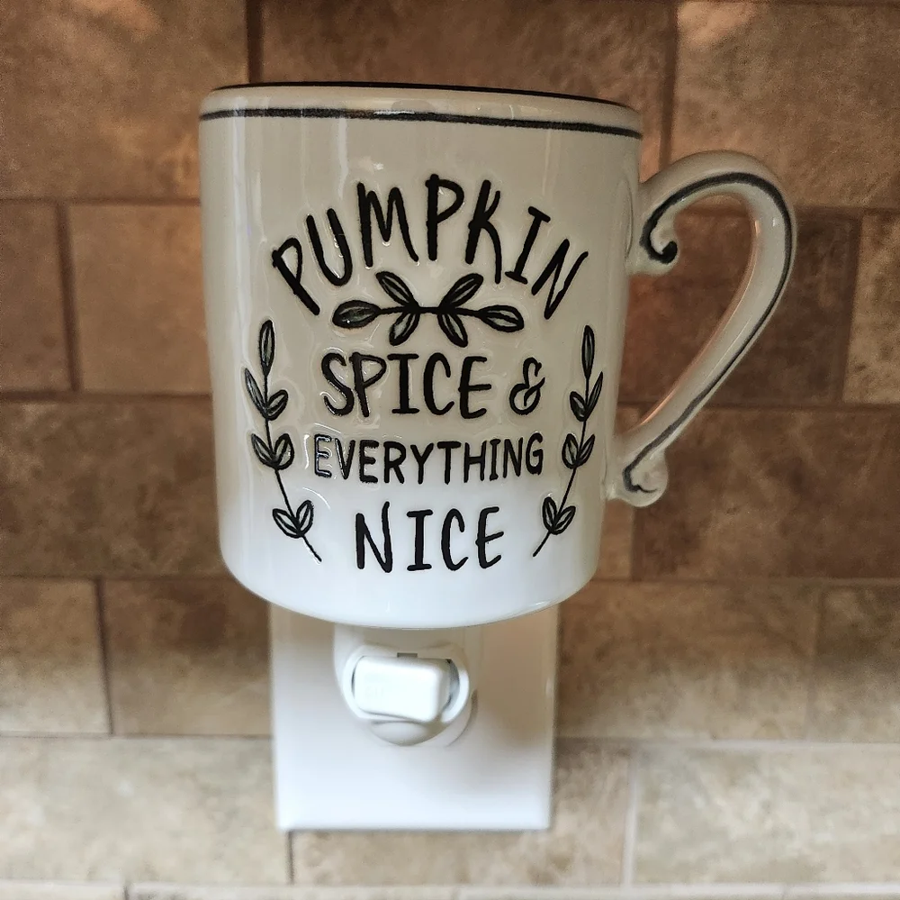 Scentsy Wax Warmer Pumpkin Spice & Everything Nice - Picture 1 of 5